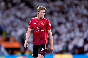 必发下载-米体：霍伊伦留在曼联想法动摇，其父亲向米兰表示会认真考虑加盟