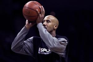 必发app-鲍文：当我能影响甜瓜&amp;科比&amp;麦迪时 人们才注意到我的防守