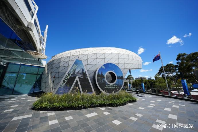 必发官网-王美丽激战阿尼娃，卫冕冠军出局排名大跌，小白菜镜头上连画十字